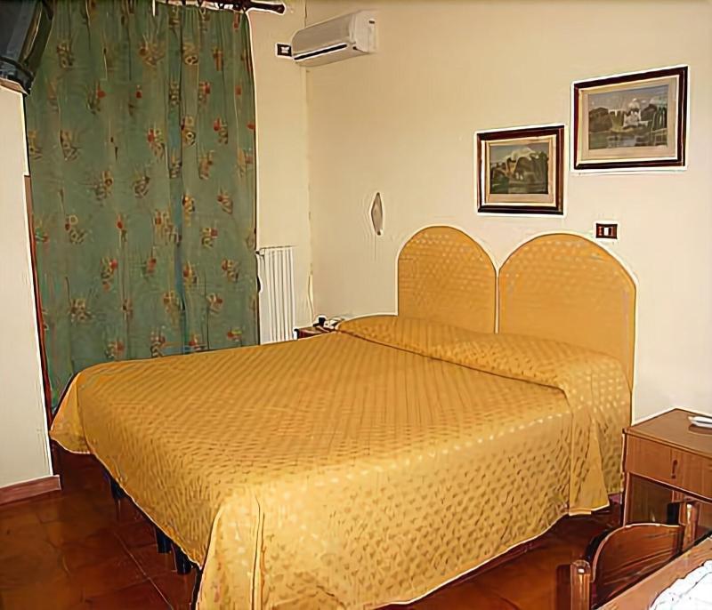 Hotel Boni Cerri Spoleto Exterior photo