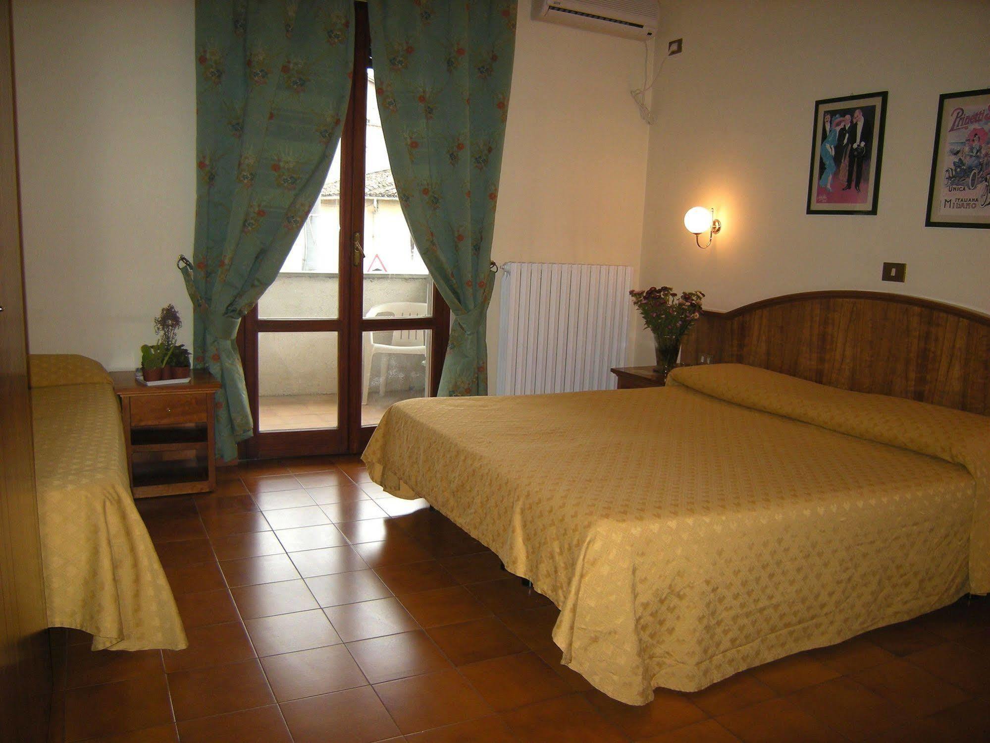 Hotel Boni Cerri Spoleto Exterior photo